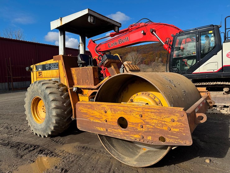 caterpillar-cs-563c-image-2