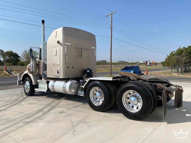 2012-kenworth-t800-image-4