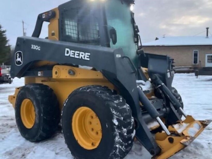 2020-deere-330g-image-3