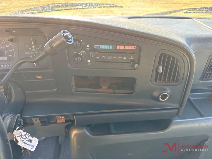 1996-ford-e350-image-26