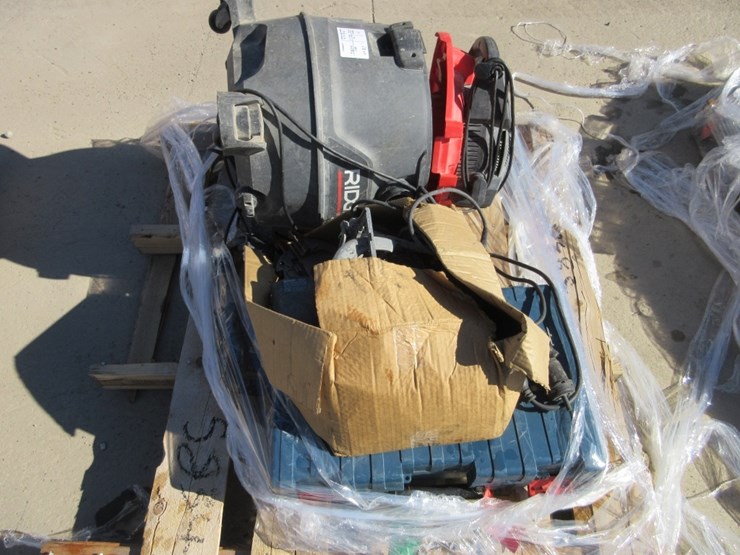 lot-of-shop-vacuum-&-misc-items-image-2