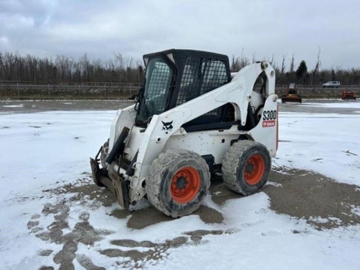 2010-bobcat-s300-image-1