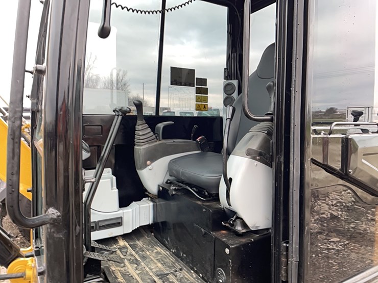 caterpillar-305.5e-image-15