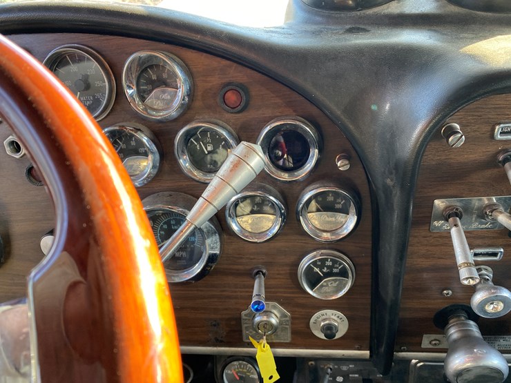 #1010-•-1984-peterbilt-sleeper-cab-semi-(has-wi-title)-(colfax,-wi)-image-49