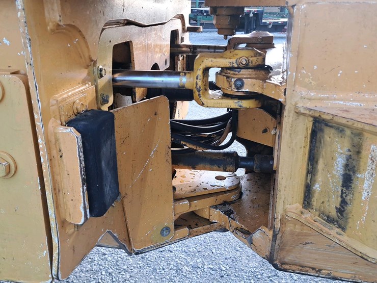 1994-deere-640e-image-23