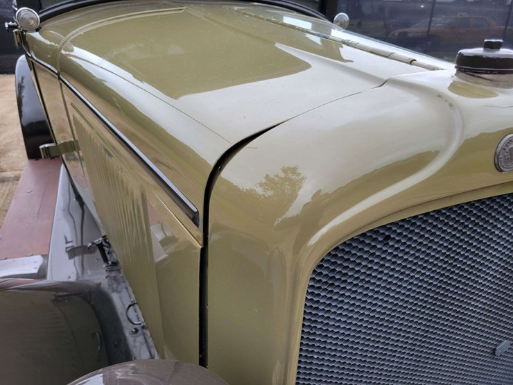 1928-pontiac-sedan-image-21