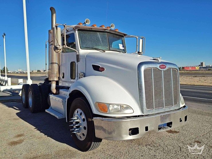 2012-peterbilt-386-image-2