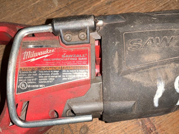 #195-•-cordless-milwaukee-sawsall-image-4