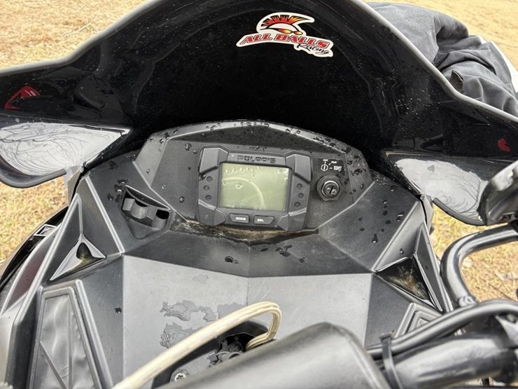 polaris-rush-pro-r-600-snowmobile-image-6