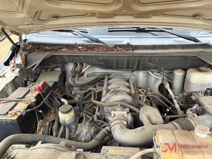 2013-nissan-nv3500hd-image-13