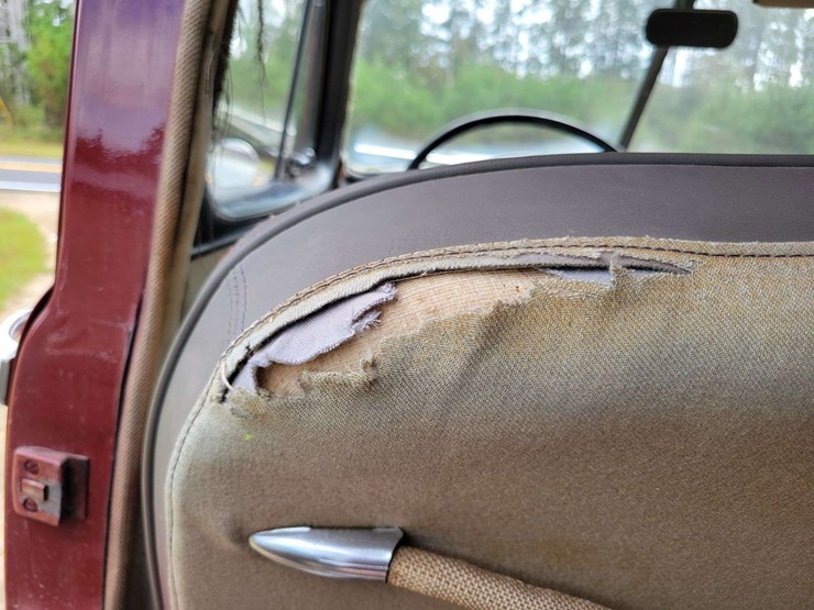 1948-ford-sedan-image-55