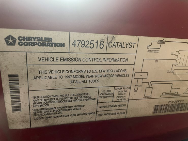 #260-•-1997-chrysler-(fall-creek,-wi)-(has-wi-title)-image-27