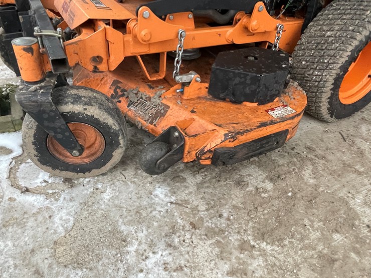 #2701-•-scag-v-ride-lawn-mower-(fall-creek,-wi)-image-23