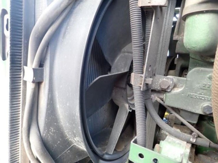 2012-john-deere-6430-image-29