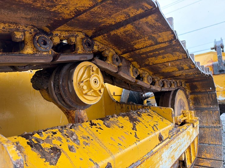 2023-deere-450k-image-16