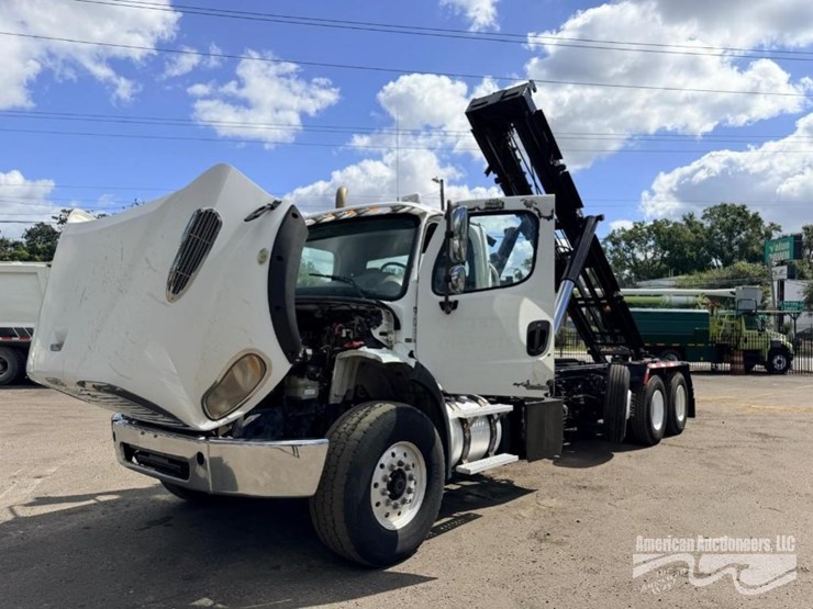2012-freightliner-m2-112-medium-duty-roll-off-truck-image-7