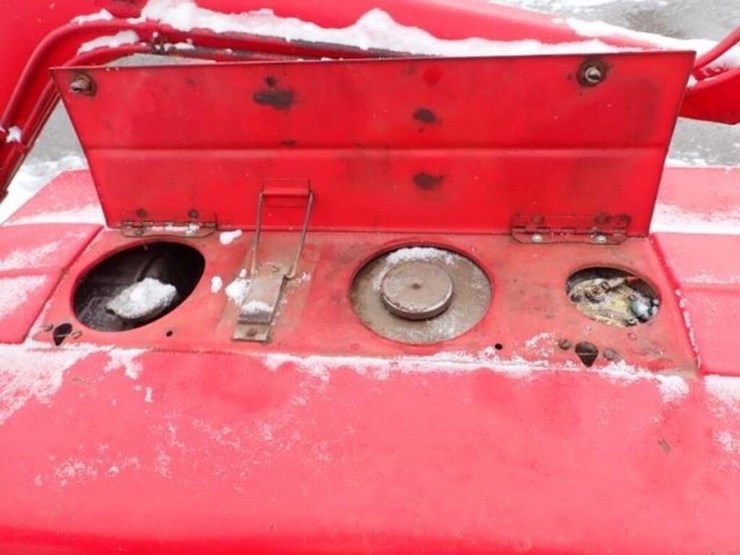 massey-ferguson-135-image-30