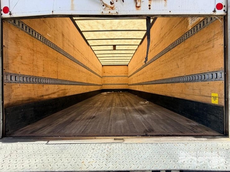 2022-freightliner-m2-box-truck-image-14