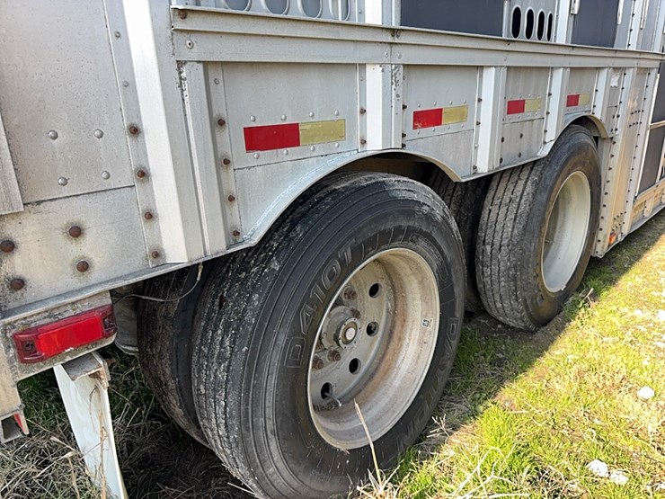 1993-wilson-livestock-trailer-image-16