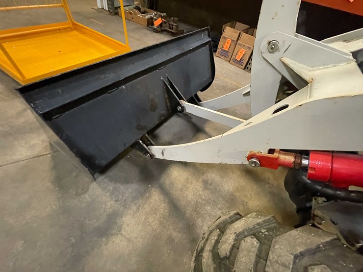 #1386-•-fland-4x4-front-loader-(ica)-image-18