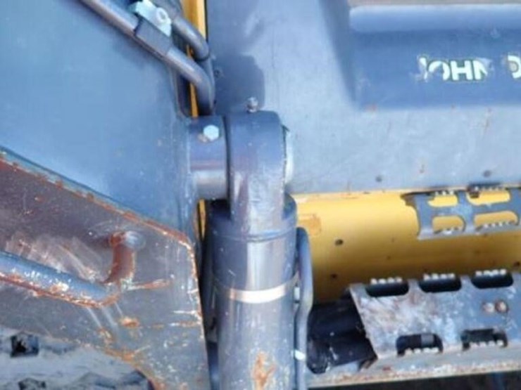 2019-deere-331g-image-48