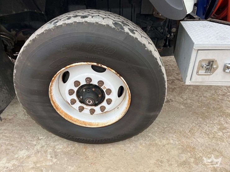 2010-international-7600-image-34