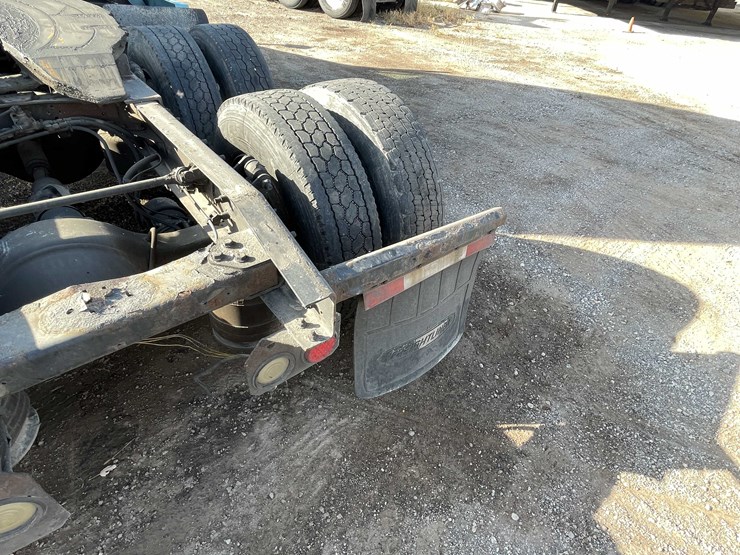 #206-•-2012-freightliner-cascadia-semi-tractor-(title-in-delay)-(denmark,-wi)-image-32