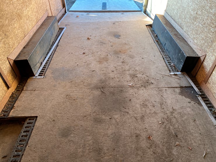 #322-•-2017-stealth-enclosed-trailer-(has-wi-title)(mosinee,-wi)-image-22