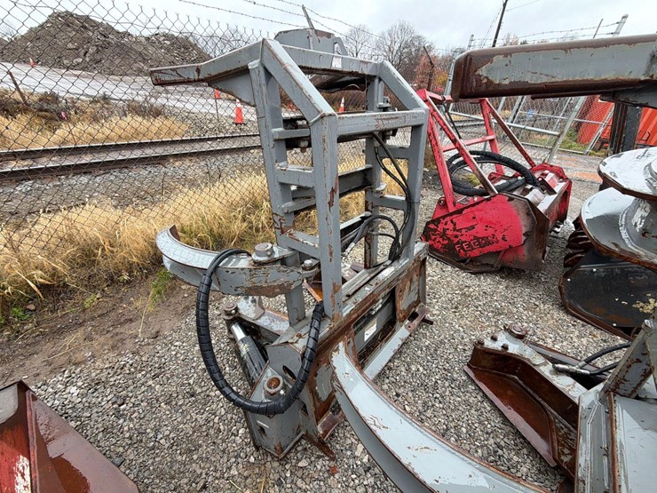 2018-ryan's-15in.-feller-bunching-shear-skid-steer-attachment-sn:n/a-skid-steer-attachment-image-4