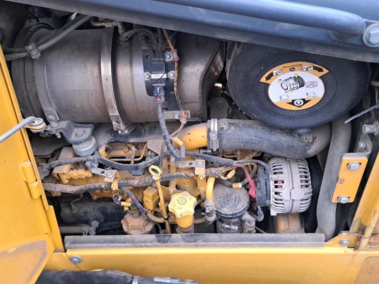 2016-deere-700k-image-10