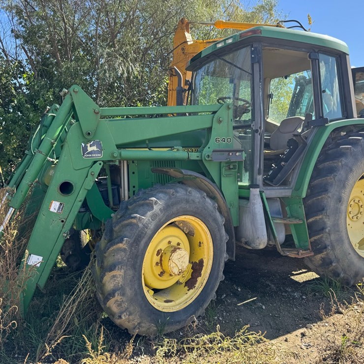 JOHN DEERE 6410