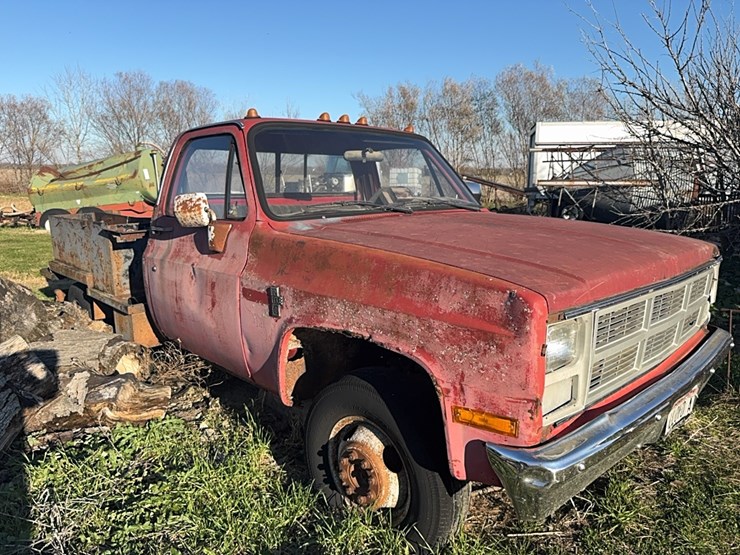 1987-chevrolet-30-image-1