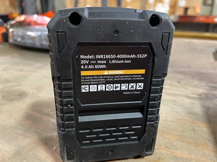 #8687-•-milwaukee-style-18-volt-cordless-1/2"-impact-and-4ah-battery-with-sockets-in-case-(pr13)-image-8