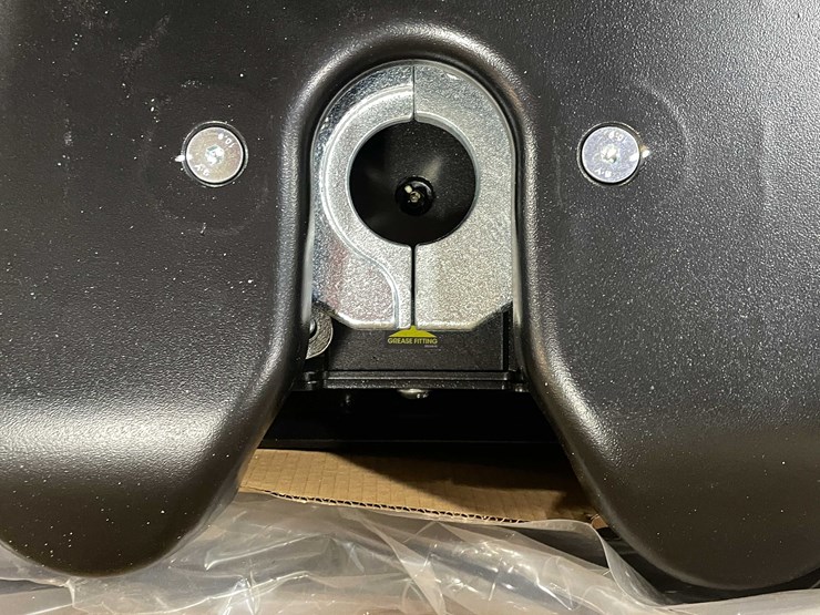 #8698-•-5th-wheel-hitch-(f)-image-6