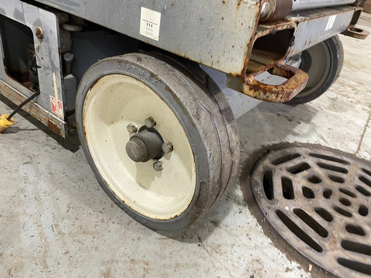 2014-skyjack-sjiii4632-image-12