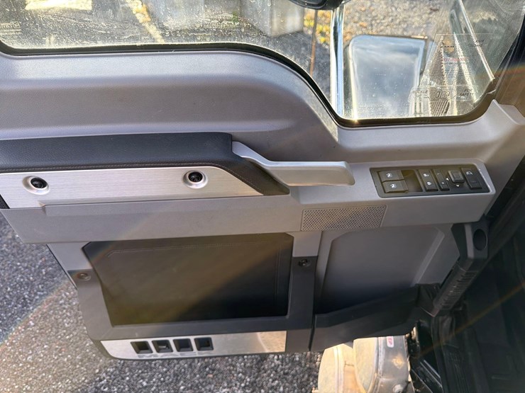 2024-mack-pi64t-pinnacle-truck-tractor-vn:1m1pn4gy4rm014914-image-37