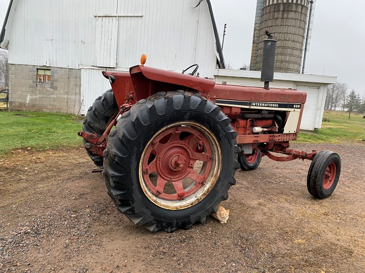 1976-international-686-image-6