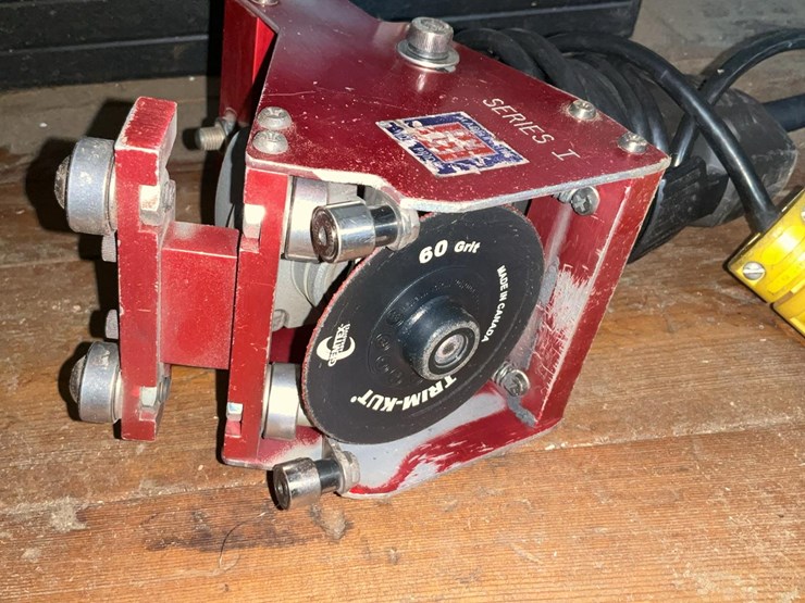 #192-•-series-1-chipper-knive-dresser-image-5