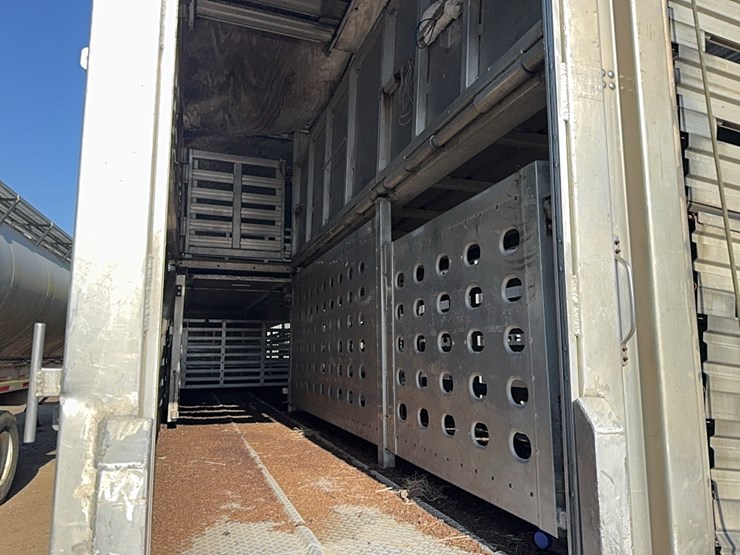 2002-eby-livestock-trailer-image-22