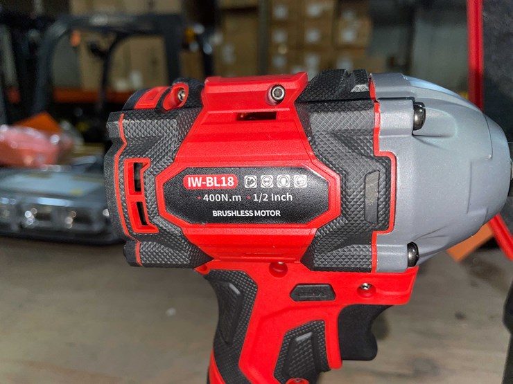 #8687-•-milwaukee-style-18-volt-cordless-1/2"-impact-and-4ah-battery-with-sockets-in-case-(pr13)-image-6