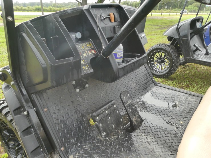 cushman-hauler-1200x-golf-cart-image-10