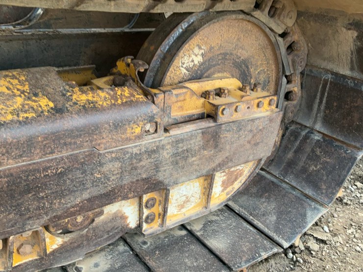 2016-deere-700k-image-47