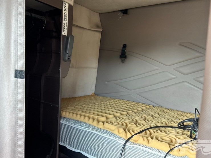 2012-volvo-vnl-truck,-vin-#-4v4nc9ej3cn557564-image-15