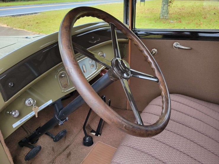 1928-pontiac-sedan-image-98