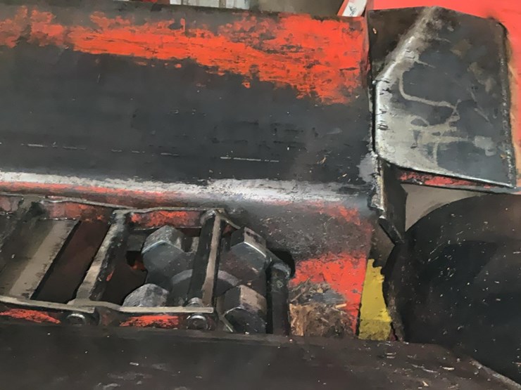 #116-•-morbark-log-trough-w/2way-kickers-image-6