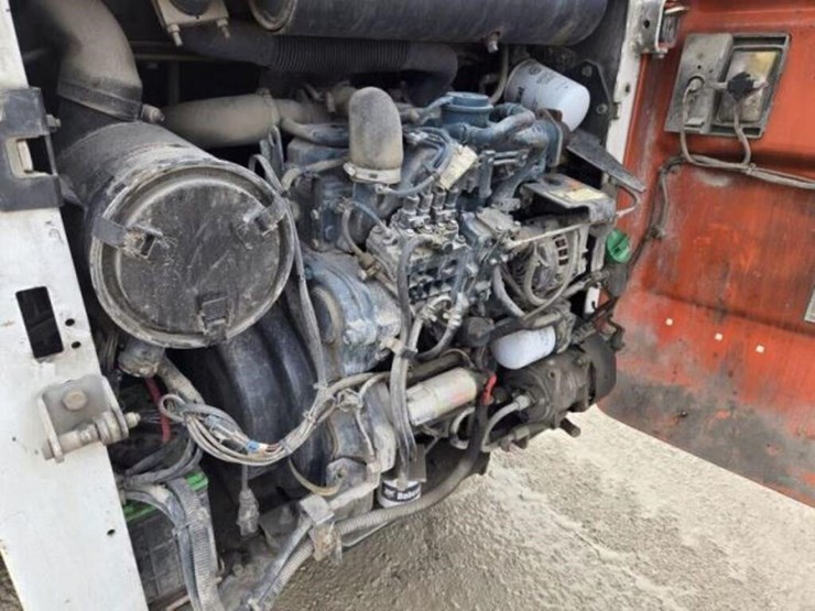 2012-bobcat-s185-image-24
