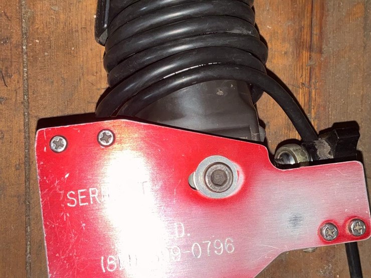 #192-•-series-1-chipper-knive-dresser-image-3