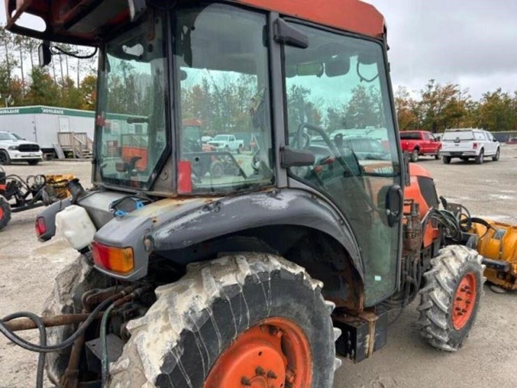 2008-kubota-m7040d-image-39