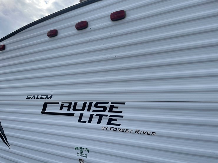 #1404-•-2015-salem-cruise-lite-camper-(no-title)-(of)-image-27