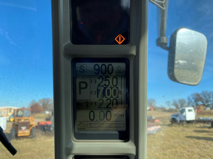 2014-case-ih-340-image-60